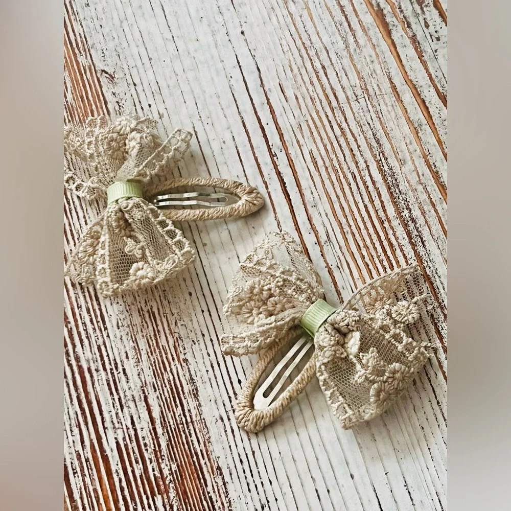 Vintage inspired lace embroidered Hair Bows Clips